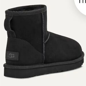 UGG Classic Short II Boots ✨